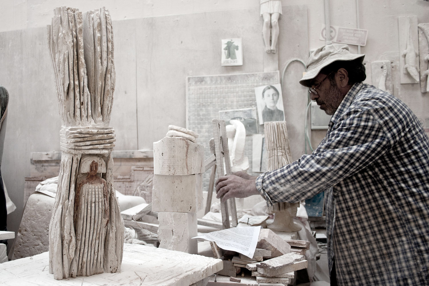 Girolamo Ciulla nel suo studio